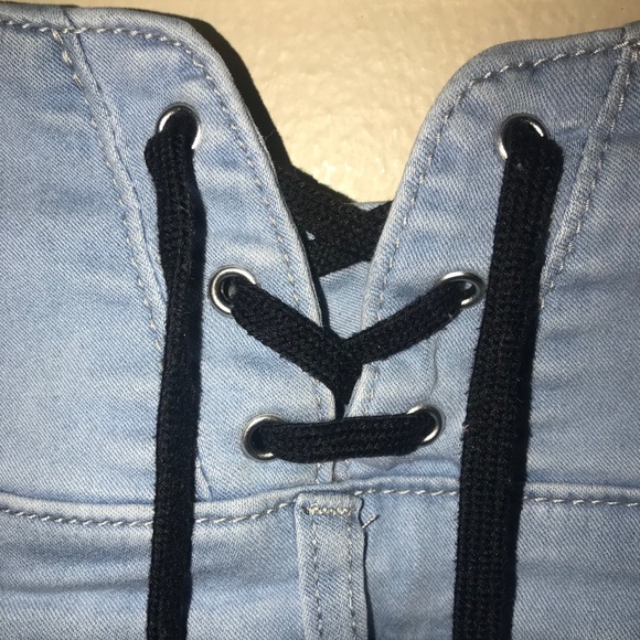 Size 3 High-Rise Wax Jeans with 5 buttons - Picture 7 of 9